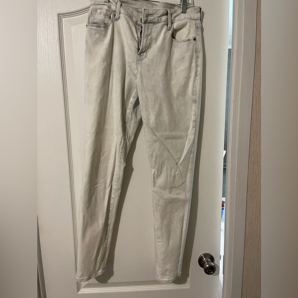 Old Navy Gray Acid Wash Skinny jeans size 8